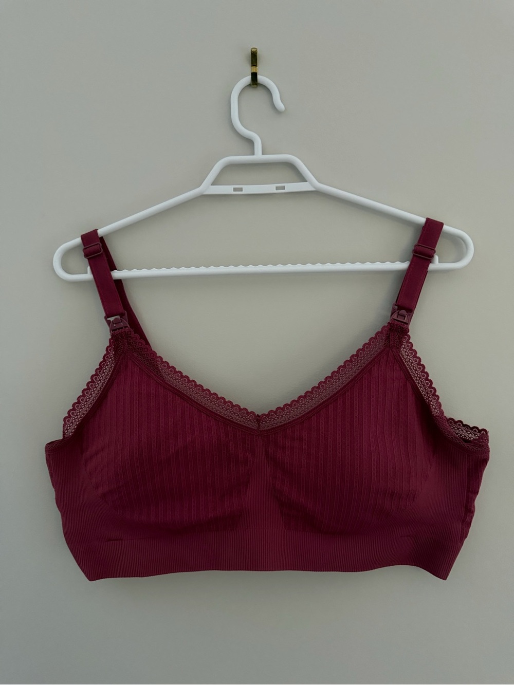 La Vie En Rose Ribbed Lace-Edge Nursing Bra in Pink